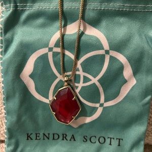 Kendra Scott pendant necklace